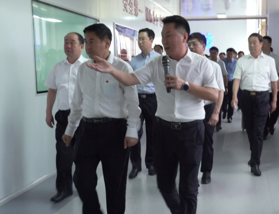 市長(zhǎng)王智慧率觀摩團(tuán)蒞臨華福科技觀摩指導(dǎo)